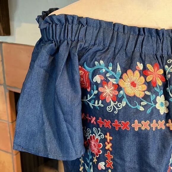 Savanna Jane floral embroidered chambray off the shoulder dress, S! - Picture 5 of 13